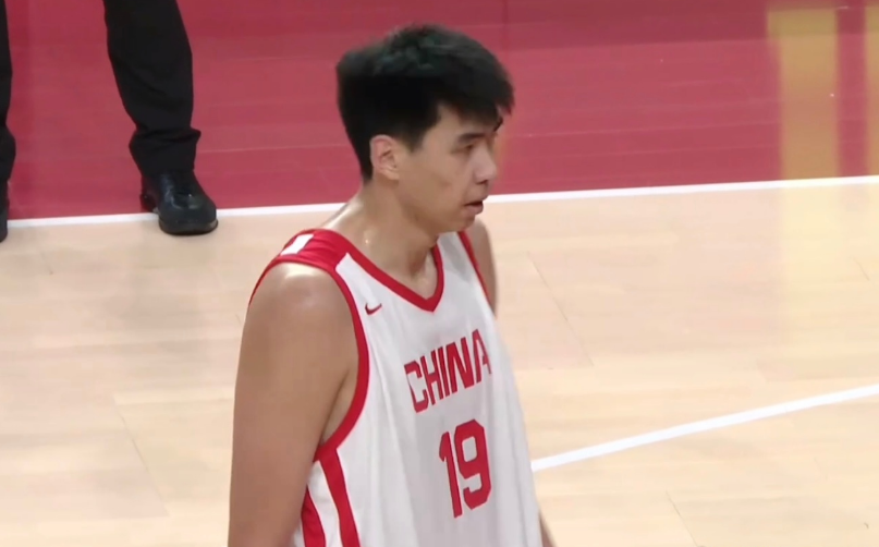 亚博体育登录入口-被轰11-0！中国男篮半场落后7分 徐昕王俊杰庞峥麟全轰8分